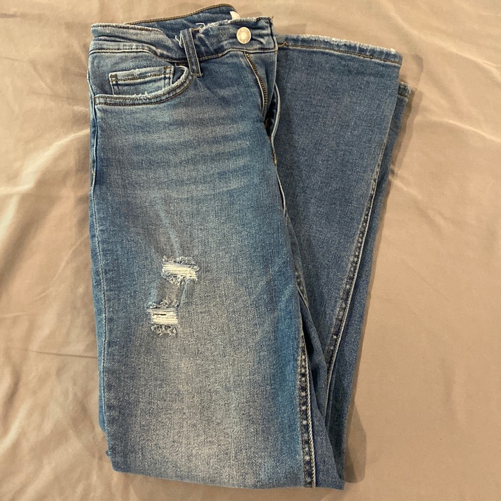 High rise jean- great condition, only wore a handful of times!!